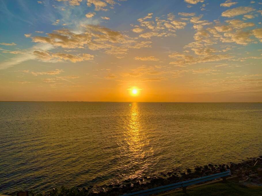 The Great Escape - Panoramic Sunset Views Villa Tampa Exterior photo